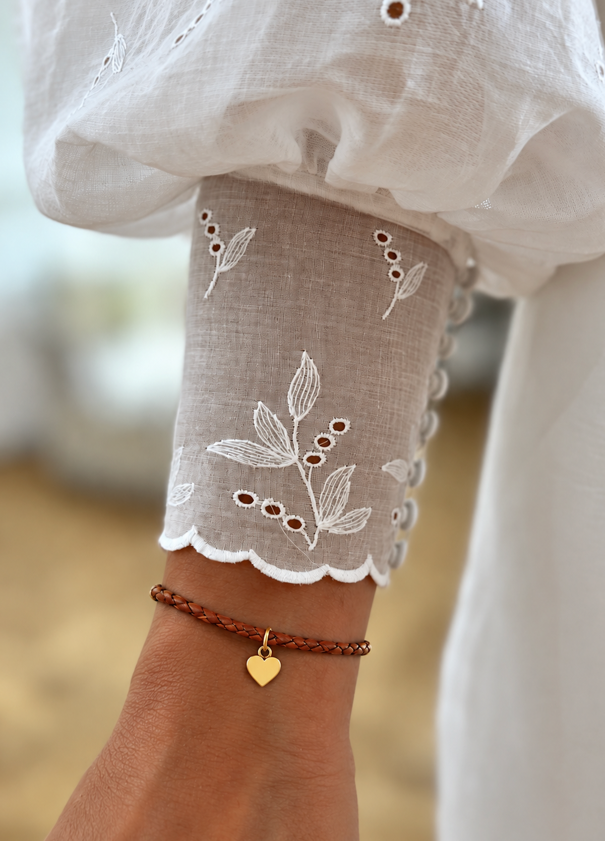 Nisi Brown Leather Heart Pendant Bracelet